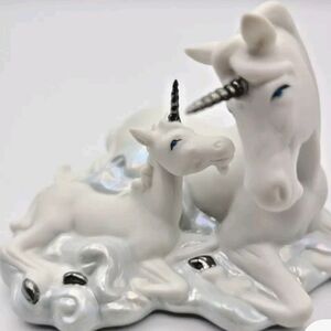 Vintage Hallmark Magical Unicorn Collection GENTLE DEVOTION Mother Foal